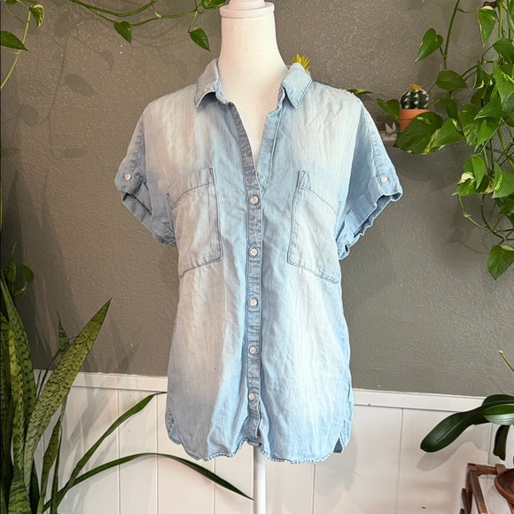 cloth & stone Tops - Cloth & Stone Sky Blue Button-Down Shirt